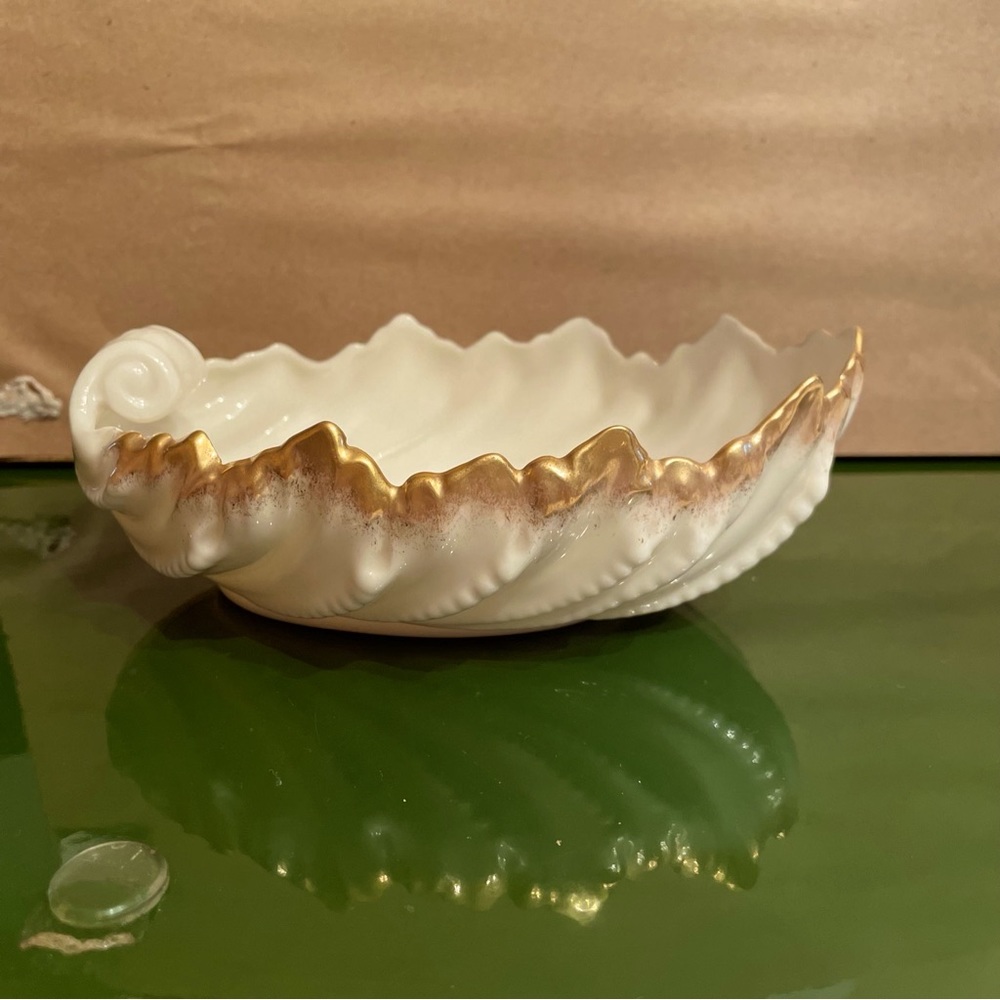 Lenox acanthus leaf bowl with gold gilt edging